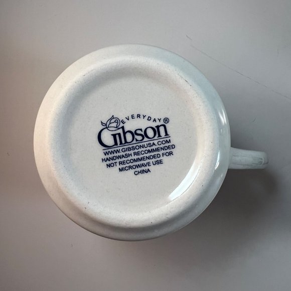 Gibson Everyday Holiday Gold Cups Saucers Holly Berries Lot of 4 Sets - Picture 4 of 16